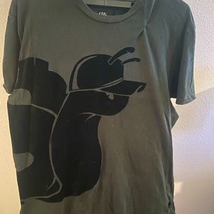Black graphic T XL
